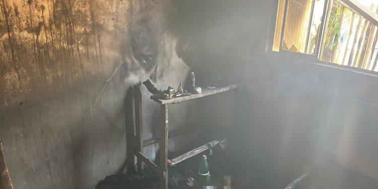 Morador morre após incêndio atingir casa em MG